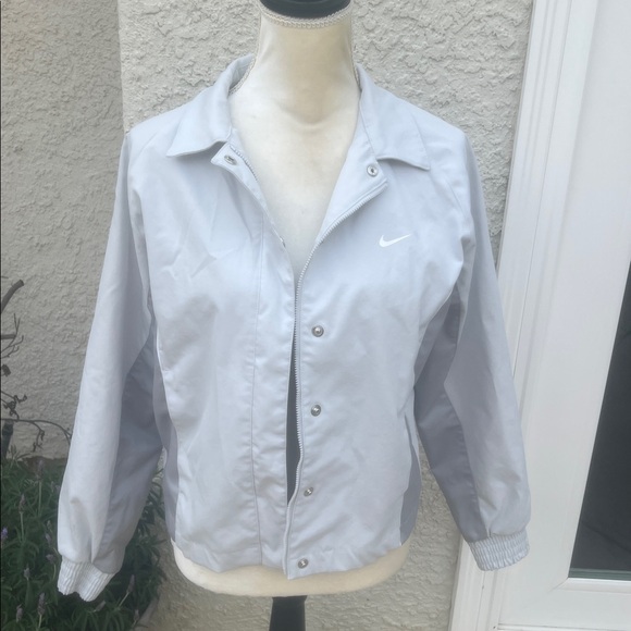 Nike Sportswear Women's Woven Light Grey Oversized Rain/Wind Jacket Size S - Picture 2 of 11